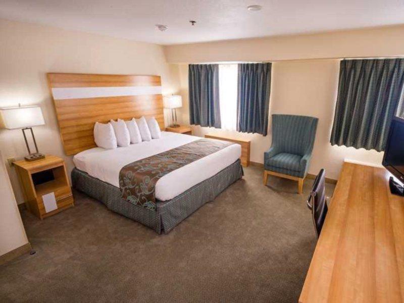 Hampton By Hilton Grand Cayman Seven Mile Beach George Town Exterior foto